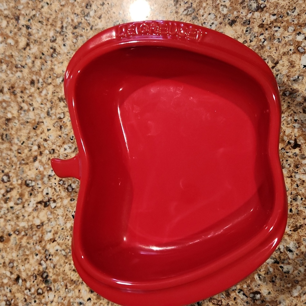 Le Creuset red Apple